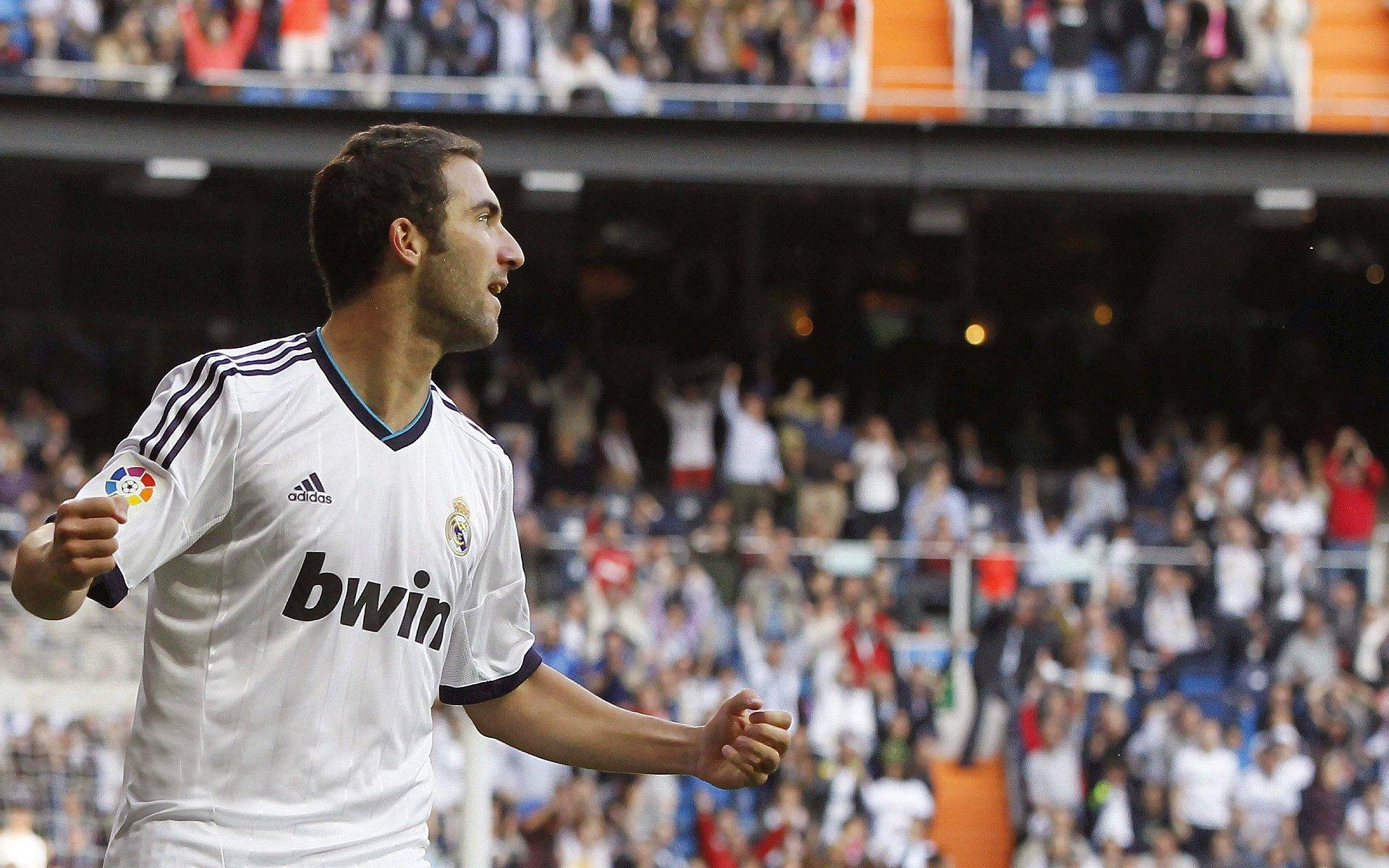 克雷莫内塞主场迎战亚特兰大,瓦尔迪领衔锋线,卢克曼与德凯特拉雷联袂出战